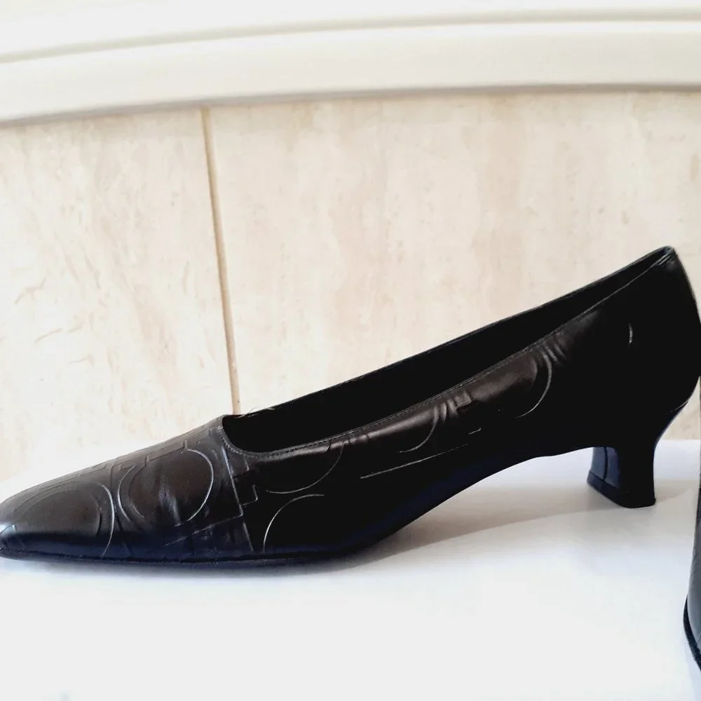 Ferragamo Gancini Symbol Embossed Pump
